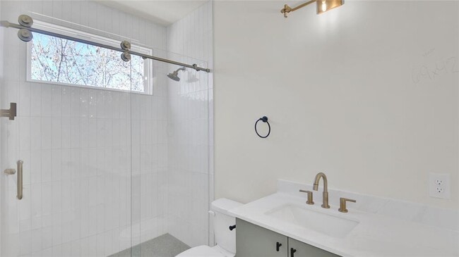 Building Photo - 6802 Montana St