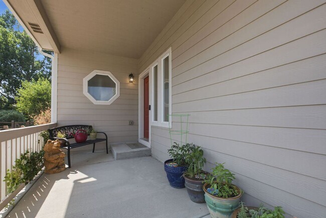 Building Photo - 509 Wrangell Ln