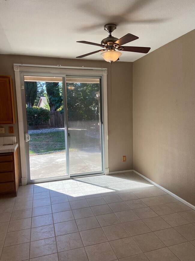 Building Photo - 2 Bdrm, 2 bath home in Laguna - Elk Grove