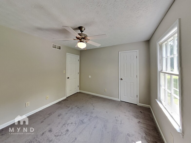 Building Photo - 1285 Coronada Dr