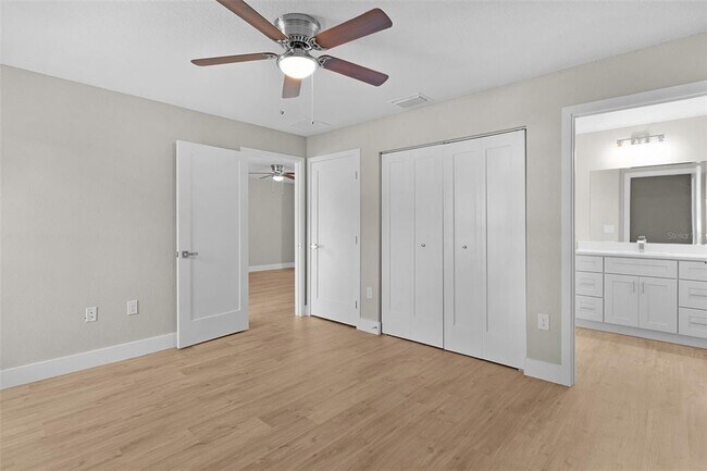 Building Photo - 9170 N Travis Dr