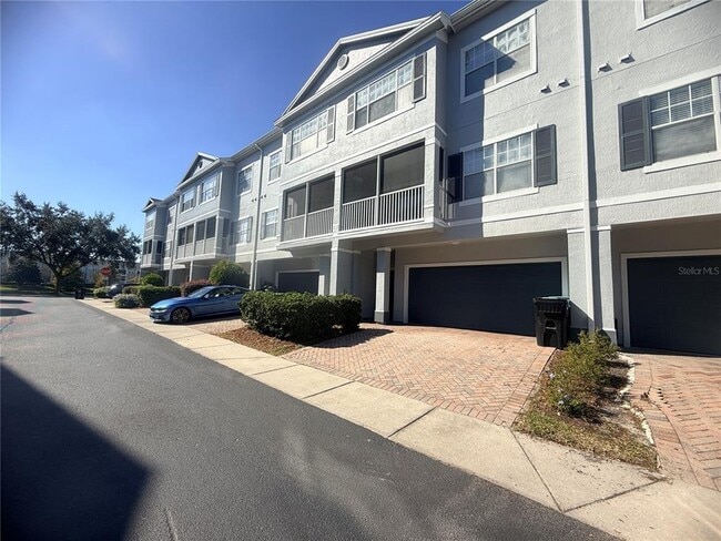 Building Photo - 2424 Grand Central Pkwy