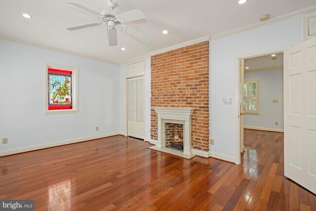 Building Photo - 1241 30th St NW