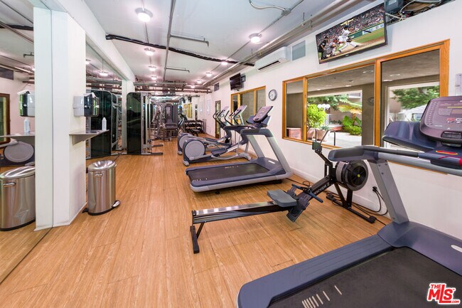 Building Photo - 1440 Veteran Ave