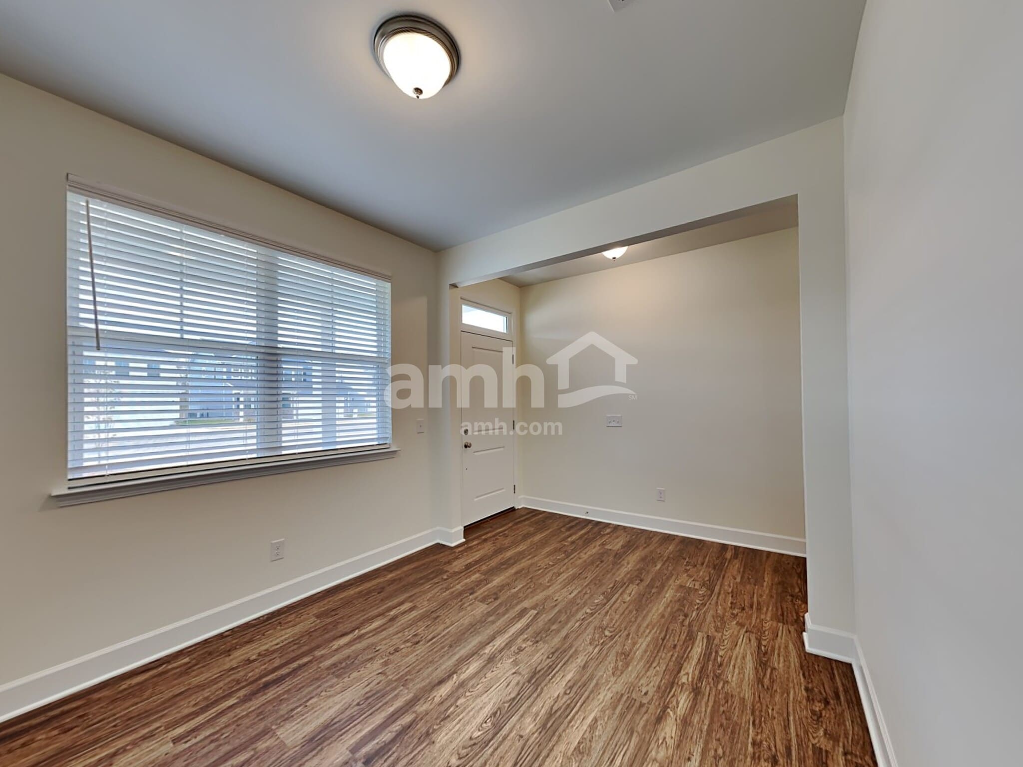 Building Photo - 3028 Esquire Dr