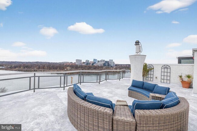 Building Photo - 2700 Virginia Ave NW