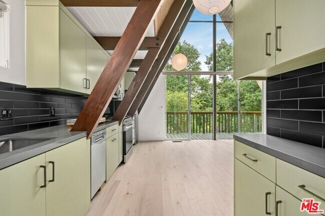 Building Photo - 10250 Seabury Ln