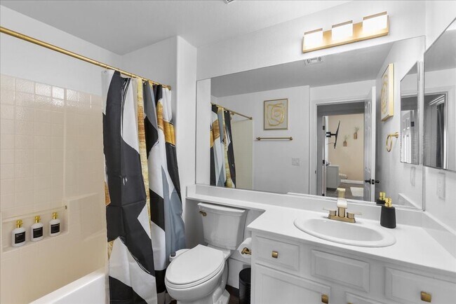 Building Photo - 10809 Garden Mist Dr