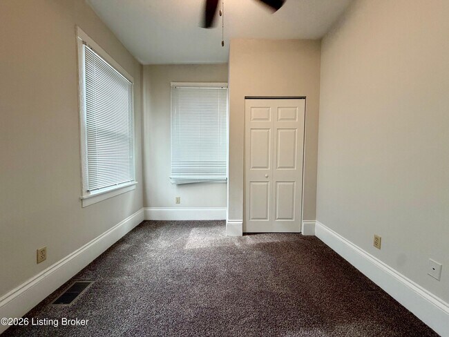 Building Photo - 1210 E Broadway