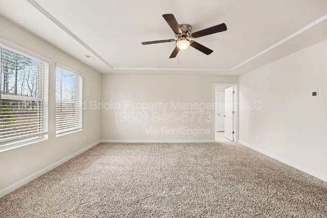 Building Photo - 11948 Red Leaf Dr