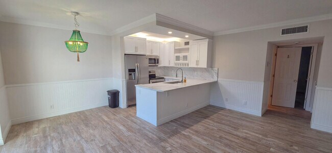 Building Photo - 4201 S Ocean Blvd