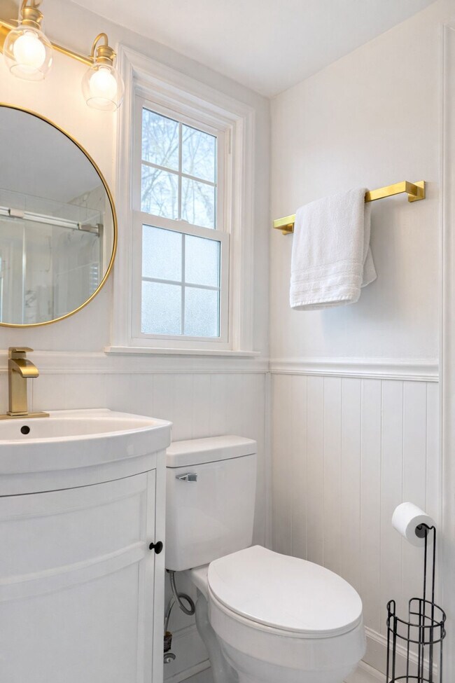 Building Photo - 7601 Bedfordshire Dr