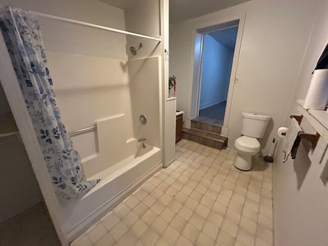 Building Photo - $1050 Middletown 2 bedroom for rent