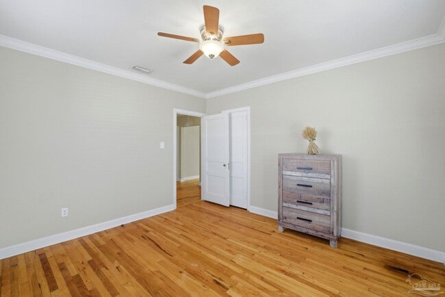 Building Photo - 1618 W Garden St