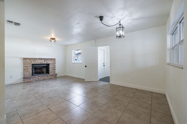 Building Photo - 2533 N Habana Pl