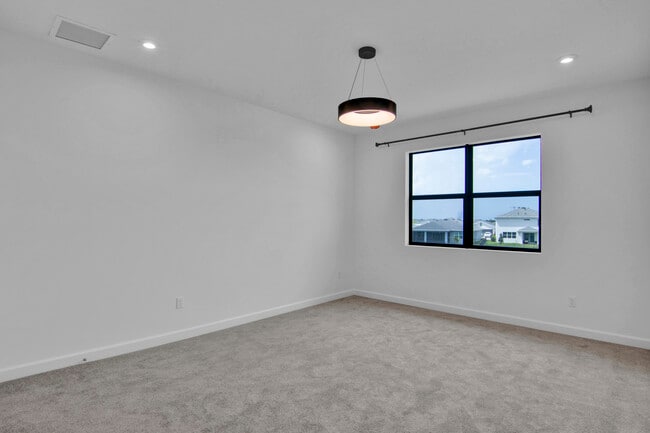 Building Photo - 14075 SW Thorens Dr