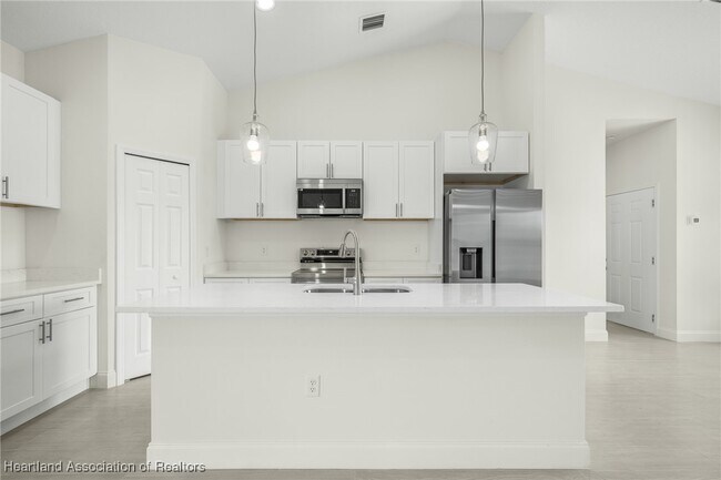 Building Photo - 6917 Salem Ct