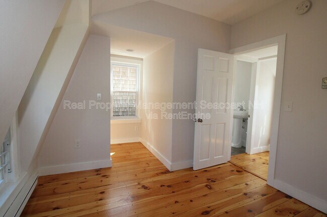 Building Photo - 11 Washington Rd