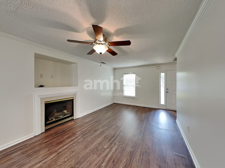 Building Photo - 8027 Trotter Rd