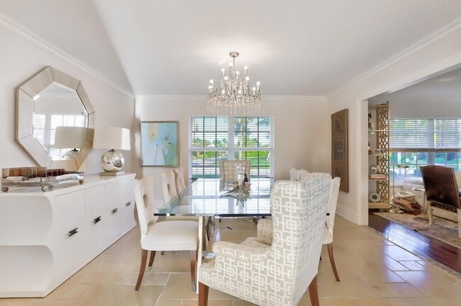 Building Photo - 835 Canary Walk