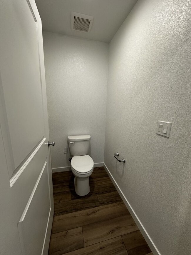 Building Photo - **RENT SPECIAL** - $1000 off! - Gorgeous Brand-New Lincoln Home - Available Now!