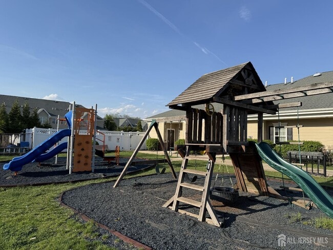 Building Photo - 8 Andrews Way