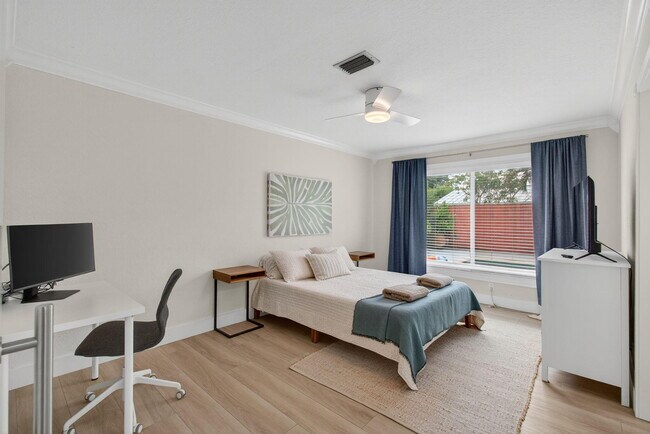 Building Photo - 802 Mallard Dr