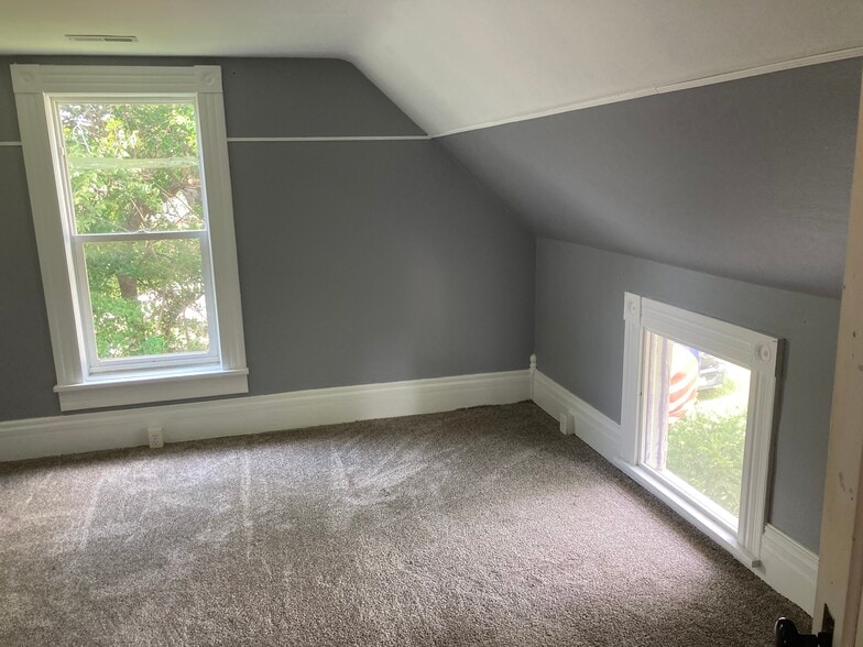 Building Photo - 200 Railroad Cir