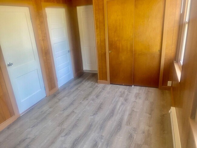 Building Photo - 138 N 9th St