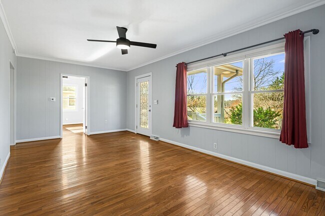 Building Photo - Modest East Asheville 3-Bedroom with Garage & Fenced-In Backyard
