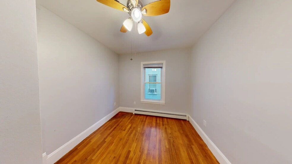 Building Photo - 21 Rossmore St