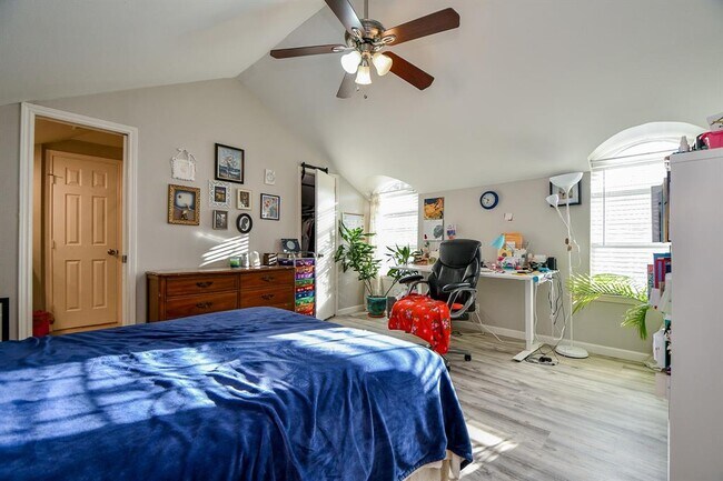 Building Photo - 2565 Marilee Ln