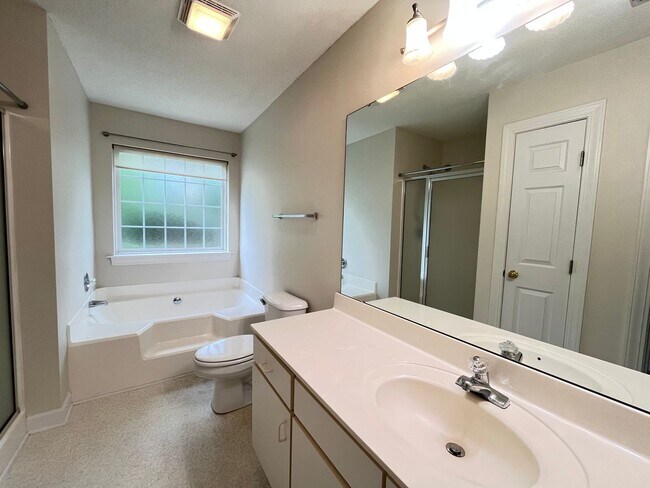 Building Photo - Ground Floor 3 Bedroom, 2 Bath Condo Available Now in Murrells Inlet!