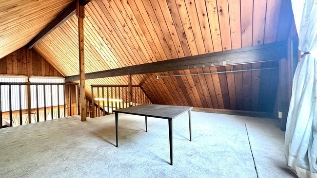Building Photo - Available Now - Highly Desired 2 Bedroom, ...