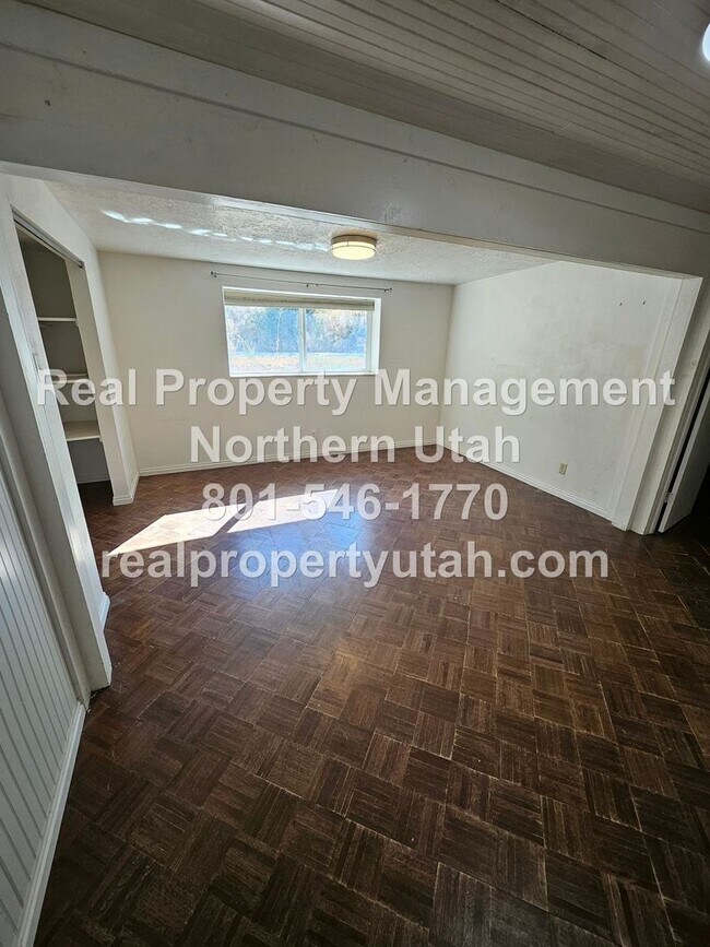 Building Photo - 3 Bedroom 1 Bath Home Now Available in Ogden