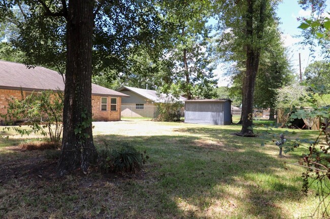 Building Photo - 109 Halo Dr