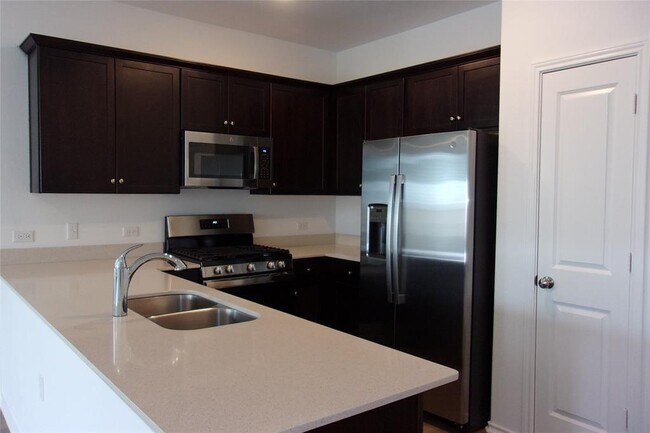 Building Photo - 2725 Louris Ln