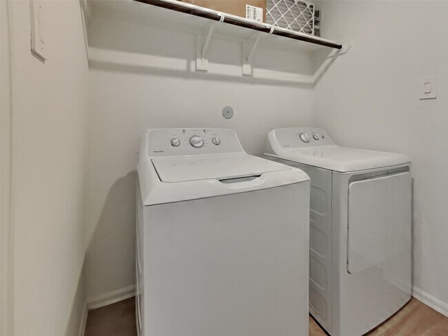 Building Photo - 2842 Via Augusta Dr