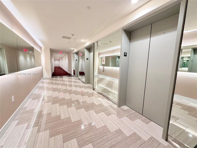 Building Photo - 2000 Metropica Wy