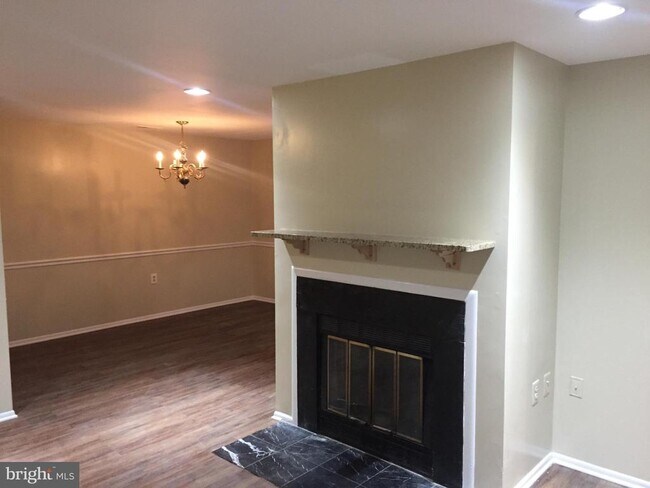 Building Photo - 18050 Chalet Dr