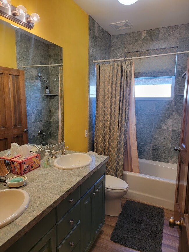 Building Photo - 1611 Heroic Rd