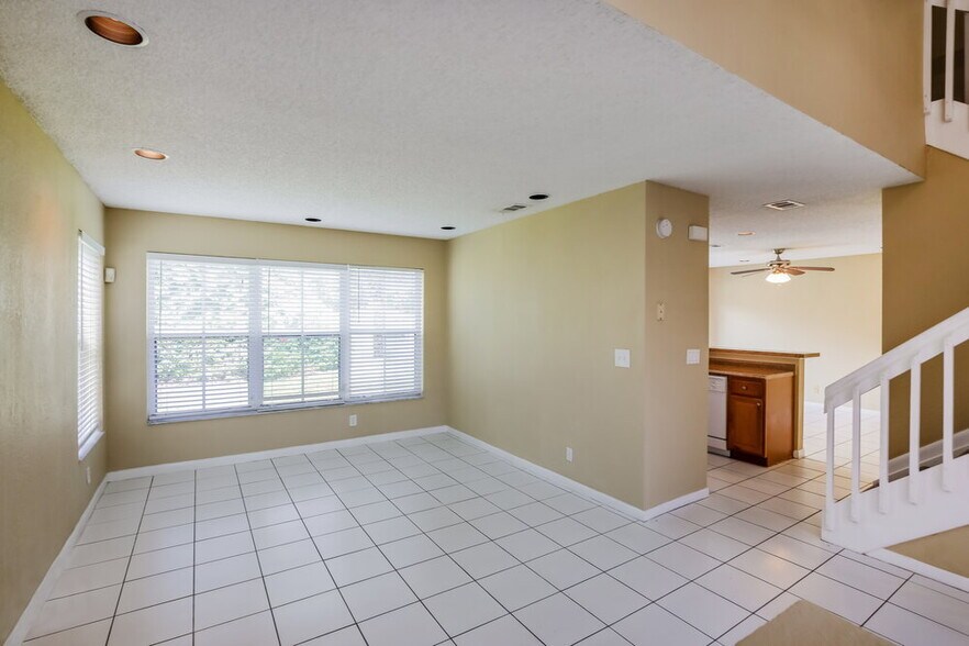 Building Photo - 3275 W Buena Vista Dr