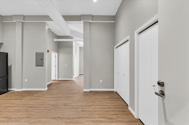 Building Photo - LUXURY APT IN DOWNTOWN CHAMPAIGN! STUNNING 1 BED W/ MODERN AMENITIES