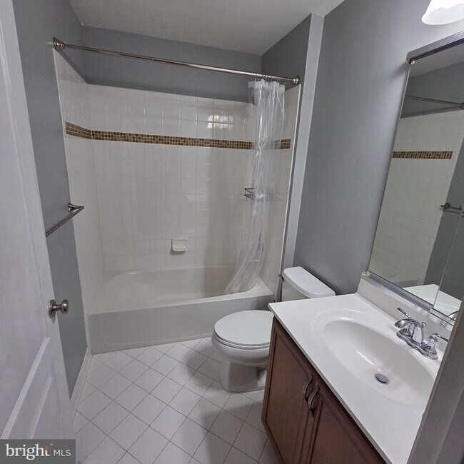 Building Photo - 4121 Chariot Way