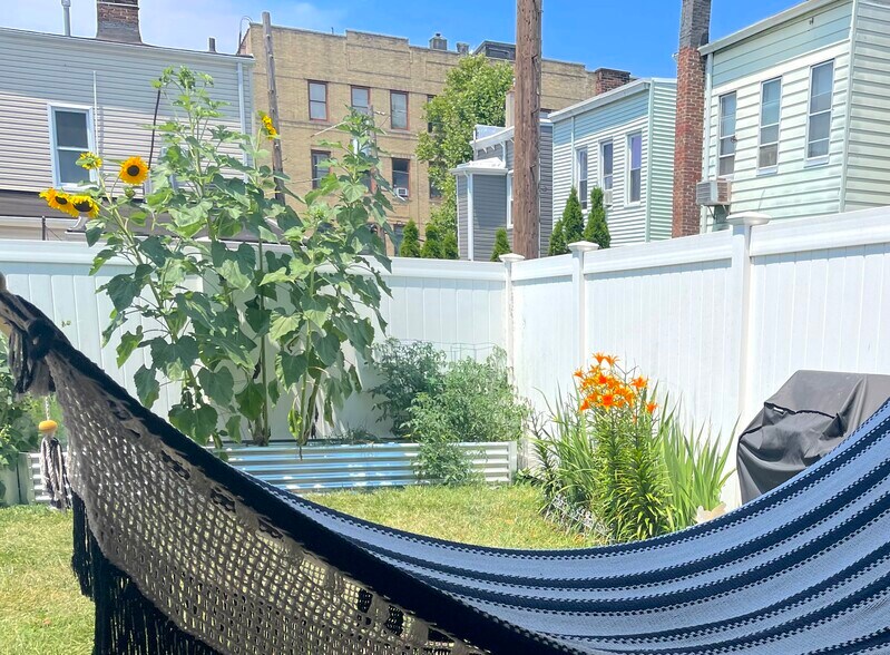 Private Backyard - 7 Duncan Ct