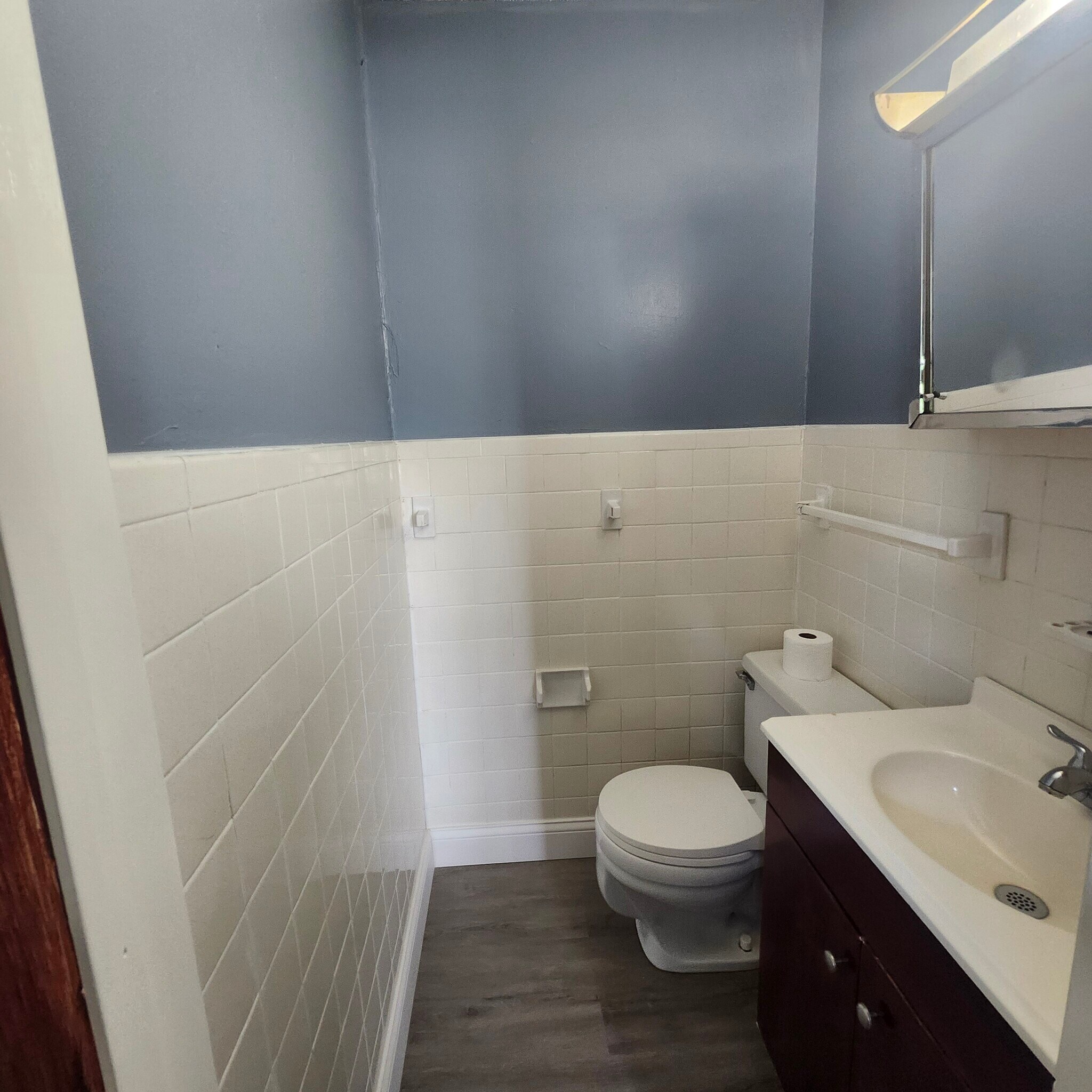 Building Photo - 2214 Girard Ave