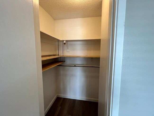 Building Photo - MOVE IN SPECIAL!! DEPOSIT MOVES YOU IN!!!