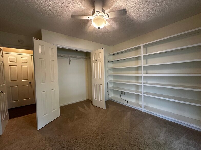 Building Photo - 115 Hyacinth Lane