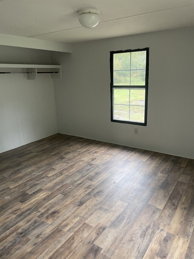 Building Photo - Two bedroom one bath single wide home avai...