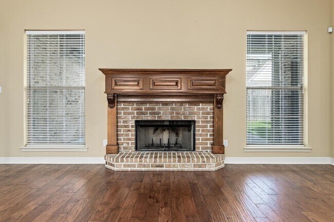 Building Photo - 3525 Windrose Dr